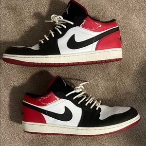 Nike Air Jordan 1 Low Black Toe